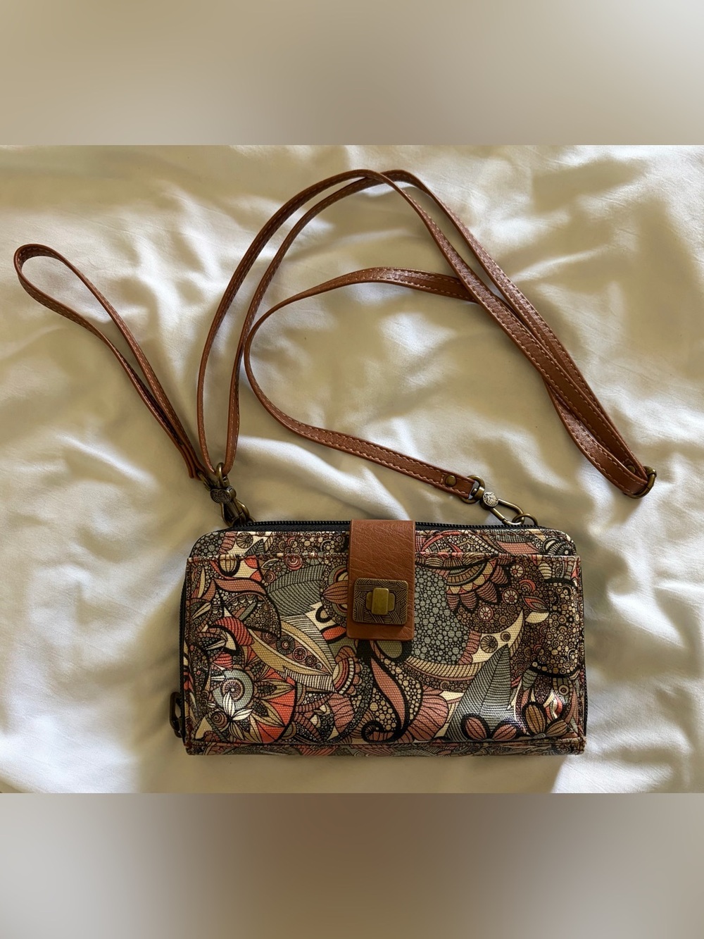 Sakroots Artist Circle Large Smartphone Crossbody Bag In Sienna Spirit Desert